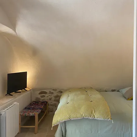 Dans Maison De Village Provencal *