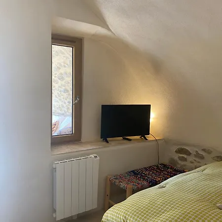 Dans Maison De Village Provencal